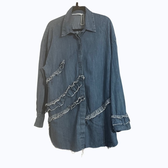 Zara Tops - Denim distressed  button down top